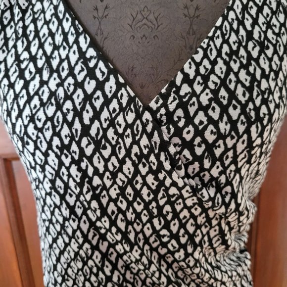 Nine & Co. By Nine West Black & White Sleeveless Wrap Top S - Picture 2 of 3